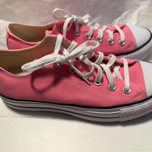 Converse Pink Canvas Low-Top Sneakers for Women size 9